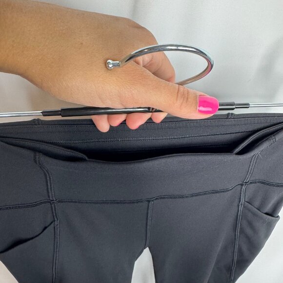Lululemon Black High-Rise Capri Leggings Size 6 - Picture 10 of 10